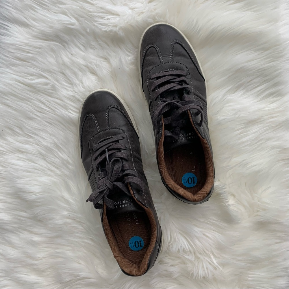 Perry Ellis Portfolio Sneakers